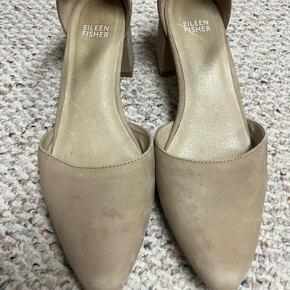 Eileen Fisher Tan Heels with Ankle Strap and Pointed Toe - Picture 2 of 12
